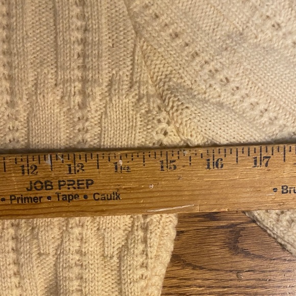 Chic Cream Turtleneck Sweater with Belt XS - Picture 8 of 11